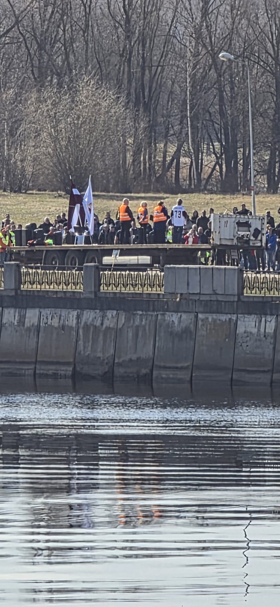 Водители такси едины